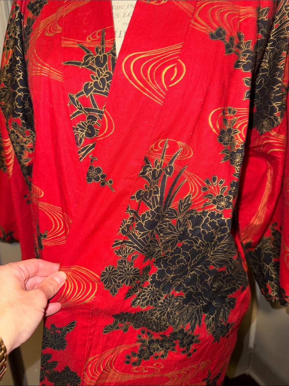 Red Kimono Robe Black Floral Gold Detail Authentic Japanese Adult One Size - Picture 2 of 11